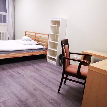 Hostel Powstaniec Wola - Private Rooms Warsaw Exterior photo
