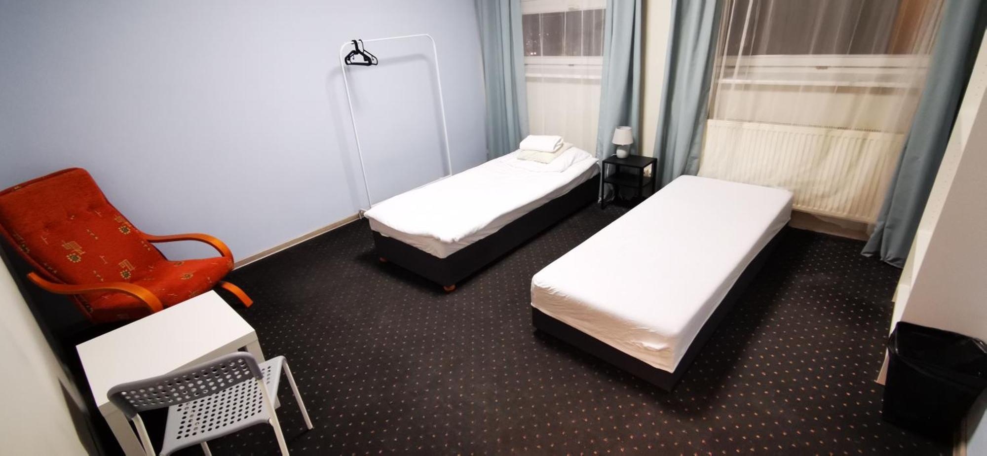Hostel Powstaniec Wola - Private Rooms Warsaw Exterior photo