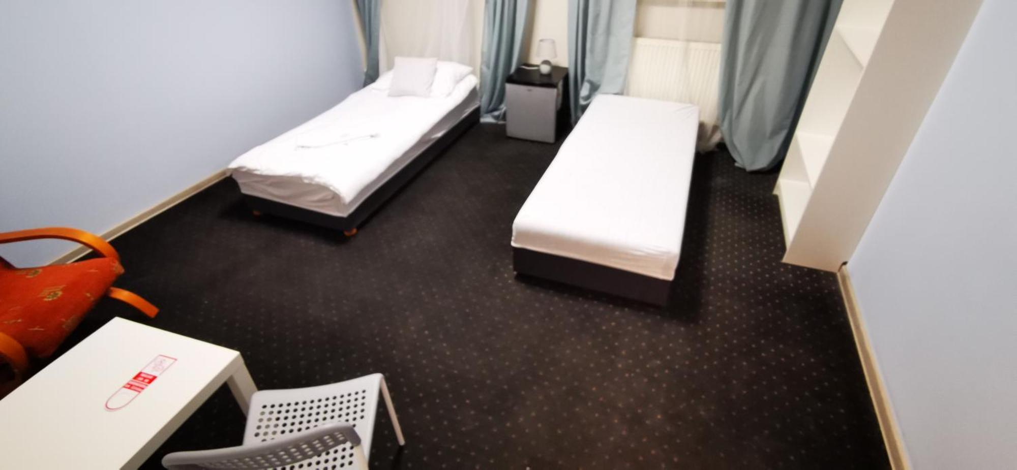 Hostel Powstaniec Wola - Private Rooms Warsaw Exterior photo